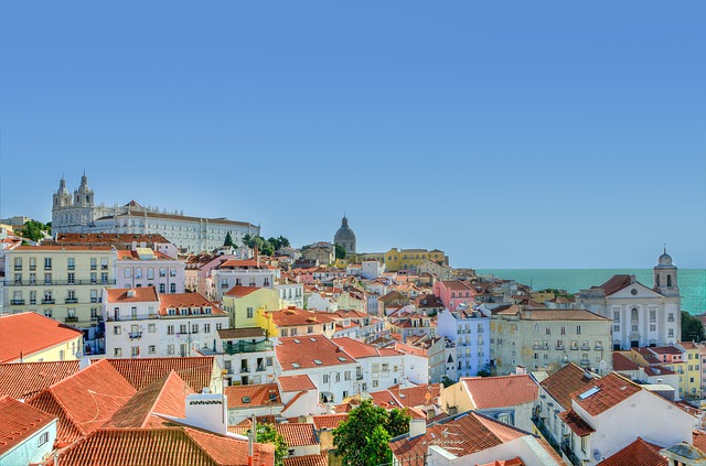 Pigūs skrydžiai į Portugaliją ir atgal, lėktuvų bilietai: kaina, internetu